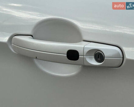 Белый Форд Эскейп, объемом двигателя 2 л и пробегом 179 тыс. км за 12600 $, фото 22 на Automoto.ua