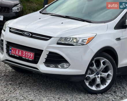 Белый Форд Эскейп, объемом двигателя 2 л и пробегом 179 тыс. км за 12600 $, фото 12 на Automoto.ua