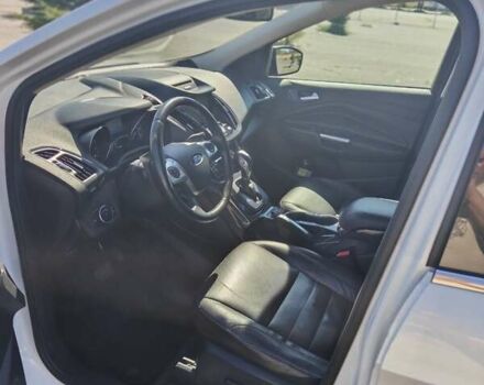 Белый Форд Эскейп, объемом двигателя 2 л и пробегом 124 тыс. км за 13000 $, фото 10 на Automoto.ua