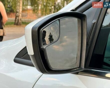 Белый Форд Эскейп, объемом двигателя 2 л и пробегом 140 тыс. км за 11400 $, фото 8 на Automoto.ua