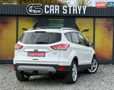 Белый Форд Эскейп, объемом двигателя 2 л и пробегом 179 тыс. км за 12600 $, фото 3 на Automoto.ua