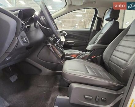 Белый Форд Эскейп, объемом двигателя 2 л и пробегом 20 тыс. км за 2900 $, фото 6 на Automoto.ua