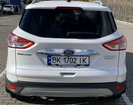 Форд Эскейп 2015 в Дубно на Automoto.ua Белый Форд Эскейп, объемом двигателя 2 л и пробегом 123 тыс. км за 13700 $, фото 4 на Automoto.ua