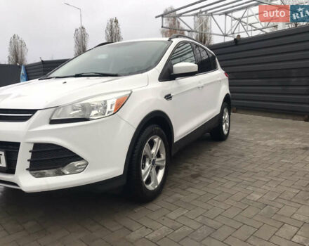 Белый Форд Эскейп, объемом двигателя 2 л и пробегом 185 тыс. км за 12800 $, фото 1 на Automoto.ua