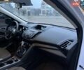 Белый Форд Эскейп, объемом двигателя 2.5 л и пробегом 167 тыс. км за 10900 $, фото 12 на Automoto.ua