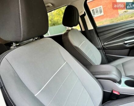 Белый Форд Эскейп, объемом двигателя 2 л и пробегом 140 тыс. км за 11400 $, фото 59 на Automoto.ua