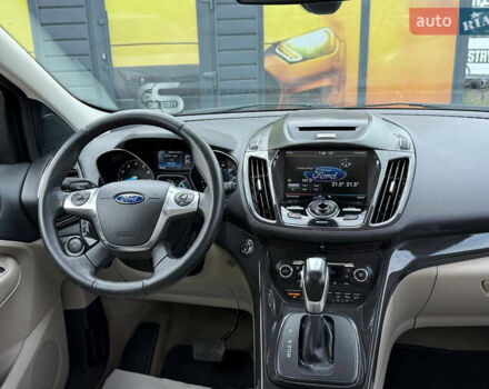 Белый Форд Эскейп, объемом двигателя 2 л и пробегом 179 тыс. км за 12600 $, фото 44 на Automoto.ua