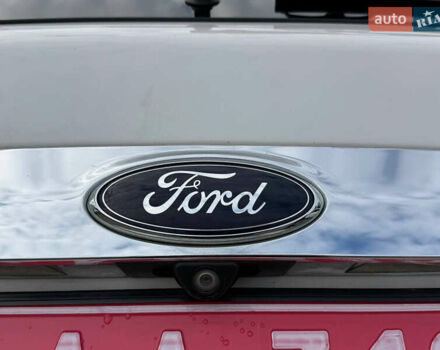 Белый Форд Эскейп, объемом двигателя 2 л и пробегом 179 тыс. км за 12600 $, фото 49 на Automoto.ua