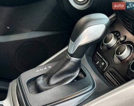 Белый Форд Эскейп, объемом двигателя 2 л и пробегом 140 тыс. км за 11400 $, фото 66 на Automoto.ua