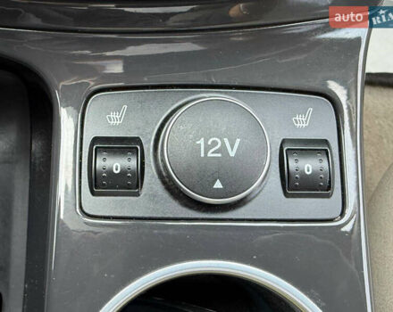 Белый Форд Эскейп, объемом двигателя 2 л и пробегом 179 тыс. км за 12600 $, фото 68 на Automoto.ua