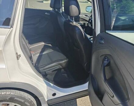 Белый Форд Эскейп, объемом двигателя 2 л и пробегом 124 тыс. км за 13000 $, фото 8 на Automoto.ua