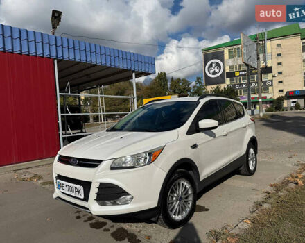 Форд Эскейп 2015 в Новомосковске на Automoto.ua Белый Форд Эскейп, объемом двигателя 1.6 л и пробегом 207 тыс. км за 10300 $, фото 1 на Automoto.ua