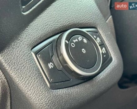 Белый Форд Эскейп, объемом двигателя 2 л и пробегом 140 тыс. км за 11400 $, фото 32 на Automoto.ua