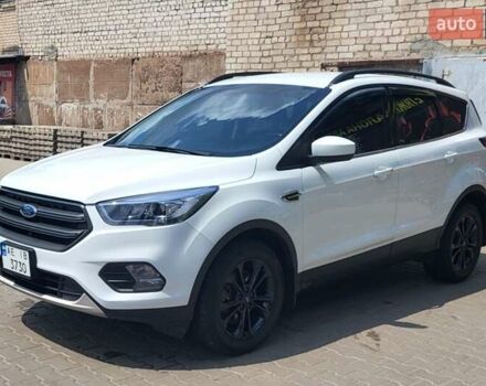 Белый Форд Эскейп, объемом двигателя 1.5 л и пробегом 137 тыс. км за 13700 $, фото 1 на Automoto.ua