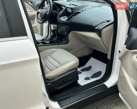 Белый Форд Эскейп, объемом двигателя 2 л и пробегом 217 тыс. км за 11900 $, фото 26 на Automoto.ua