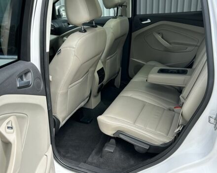 Белый Форд Эскейп, объемом двигателя 2 л и пробегом 216 тыс. км за 11900 $, фото 5 на Automoto.ua