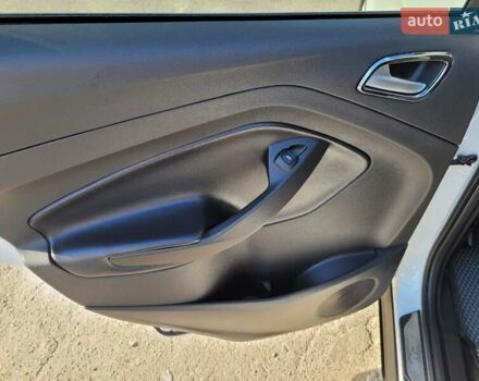 Белый Форд Эскейп, объемом двигателя 1.5 л и пробегом 137 тыс. км за 13700 $, фото 28 на Automoto.ua