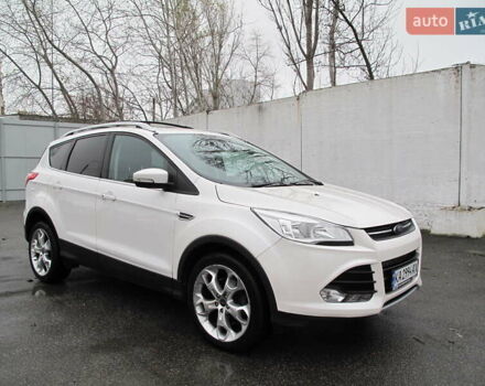Белый Форд Эскейп, объемом двигателя 2 л и пробегом 117 тыс. км за 14000 $, фото 4 на Automoto.ua