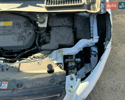 Белый Форд Эскейп, объемом двигателя 1.6 л и пробегом 240 тыс. км за 6400 $, фото 7 на Automoto.ua