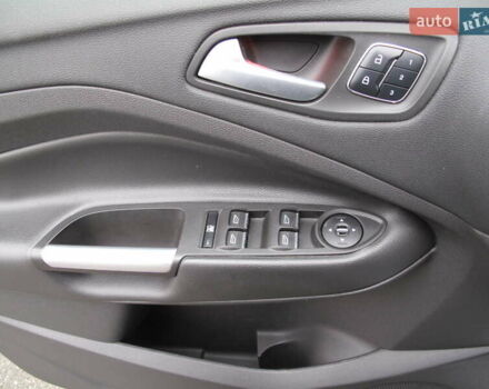 Белый Форд Эскейп, объемом двигателя 2 л и пробегом 117 тыс. км за 14000 $, фото 16 на Automoto.ua