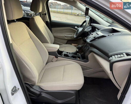 Белый Форд Эскейп, объемом двигателя 1.5 л и пробегом 75 тыс. км за 14100 $, фото 2 на Automoto.ua