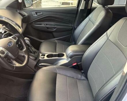 Белый Форд Эскейп, объемом двигателя 2.5 л и пробегом 240 тыс. км за 9800 $, фото 11 на Automoto.ua