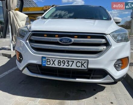 Белый Форд Эскейп, объемом двигателя 2.5 л и пробегом 179 тыс. км за 13000 $, фото 6 на Automoto.ua
