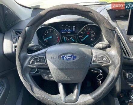 Белый Форд Эскейп, объемом двигателя 2.5 л и пробегом 179 тыс. км за 13000 $, фото 7 на Automoto.ua