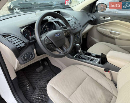 Белый Форд Эскейп, объемом двигателя 1.5 л и пробегом 75 тыс. км за 14100 $, фото 1 на Automoto.ua