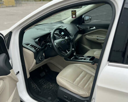 Белый Форд Эскейп, объемом двигателя 1.5 л и пробегом 208 тыс. км за 11899 $, фото 7 на Automoto.ua