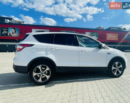 Білий Форд Ескейп, об'ємом двигуна 1.5 л та пробігом 83 тис. км за 15000 $, фото 3 на Automoto.ua