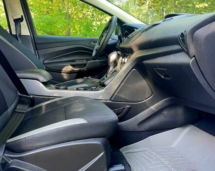 Форд Эскейп 2016 в Виннице на Automoto.ua Белый Форд Эскейп, объемом двигателя 2.5 л и пробегом 100 тыс. км за 12800 $, фото 8 на Automoto.ua