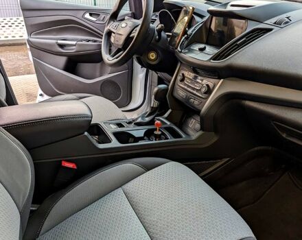 Форд Эскейп 2016 в Харькове на Automoto.ua Белый Форд Эскейп, объемом двигателя 1.5 л и пробегом 178 тыс. км за 11000 $, фото 7 на Automoto.ua