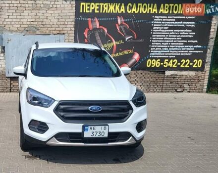 Белый Форд Эскейп, объемом двигателя 1.5 л и пробегом 137 тыс. км за 13700 $, фото 5 на Automoto.ua