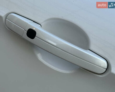 Белый Форд Эскейп, объемом двигателя 2 л и пробегом 161 тыс. км за 11950 $, фото 26 на Automoto.ua