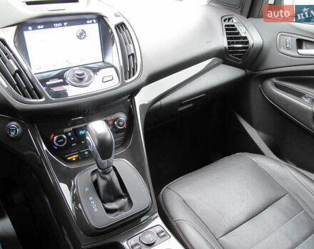 Белый Форд Эскейп, объемом двигателя 2 л и пробегом 117 тыс. км за 14000 $, фото 81 на Automoto.ua