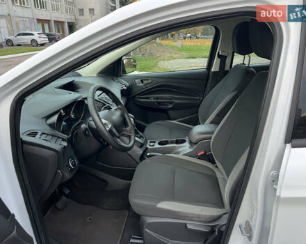 Форд Эскейп 2016 в Жмеренке на Automoto.ua Белый Форд Эскейп, объемом двигателя 2.5 л и пробегом 149 тыс. км за 10980 $, фото 24 на Automoto.ua