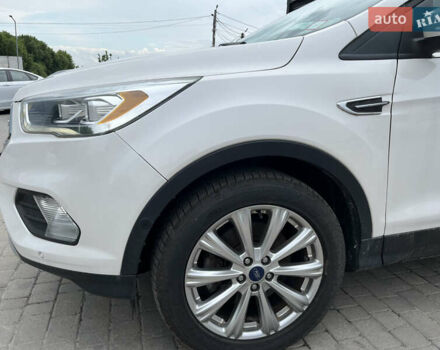 Белый Форд Эскейп, объемом двигателя 1.5 л и пробегом 167 тыс. км за 13350 $, фото 6 на Automoto.ua