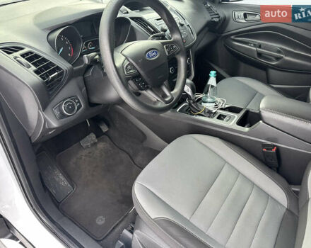 Белый Форд Эскейп, объемом двигателя 2.5 л и пробегом 312 тыс. км за 10500 $, фото 7 на Automoto.ua