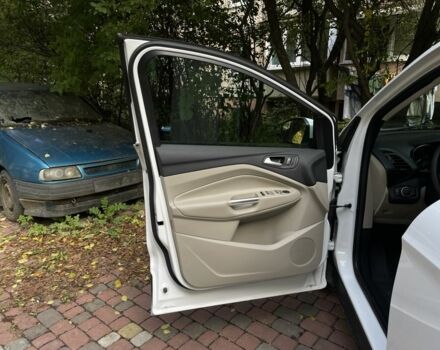 Белый Форд Эскейп, объемом двигателя 2 л и пробегом 64 тыс. км за 14500 $, фото 11 на Automoto.ua