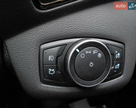 Белый Форд Эскейп, объемом двигателя 2 л и пробегом 117 тыс. км за 14000 $, фото 55 на Automoto.ua