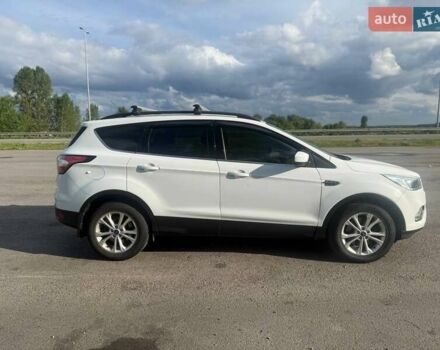 Форд Эскейп 2016 в Полтаве на Automoto.ua Белый Форд Эскейп, объемом двигателя 1.5 л и пробегом 242 тыс. км за 10700 $, фото 5 на Automoto.ua