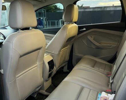 Белый Форд Эскейп, объемом двигателя 2 л и пробегом 140 тыс. км за 13000 $, фото 5 на Automoto.ua