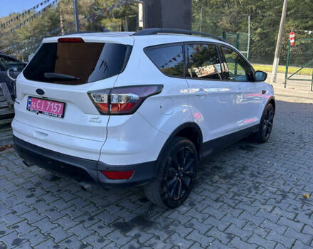 Форд Эскейп 2016 в Черновцах на Automoto.ua Белый Форд Эскейп, объемом двигателя 1.5 л и пробегом 141 тыс. км за 13500 $, фото 3 на Automoto.ua