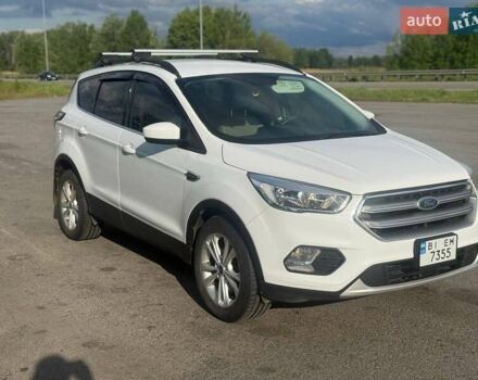 Форд Эскейп 2016 в Полтаве на Automoto.ua Белый Форд Эскейп, объемом двигателя 1.5 л и пробегом 242 тыс. км за 10700 $, фото 1 на Automoto.ua