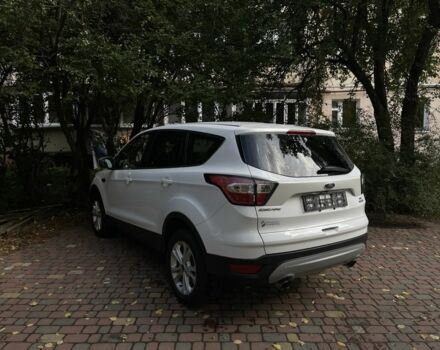 Белый Форд Эскейп, объемом двигателя 2 л и пробегом 64 тыс. км за 14500 $, фото 7 на Automoto.ua