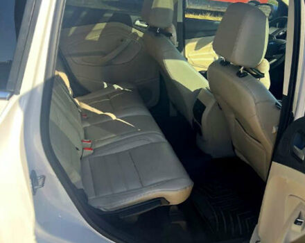 Белый Форд Эскейп, объемом двигателя 2 л и пробегом 181 тыс. км за 12400 $, фото 7 на Automoto.ua