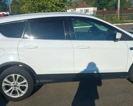 Белый Форд Эскейп, объемом двигателя 1.5 л и пробегом 185 тыс. км за 13500 $, фото 2 на Automoto.ua