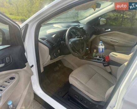 Форд Эскейп 2016 в Полтаве на Automoto.ua Белый Форд Эскейп, объемом двигателя 1.5 л и пробегом 242 тыс. км за 10700 $, фото 10 на Automoto.ua