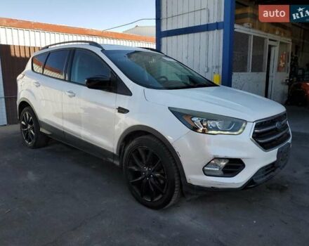 Белый Форд Эскейп, объемом двигателя 0 л и пробегом 153 тыс. км за 1100 $, фото 3 на Automoto.ua